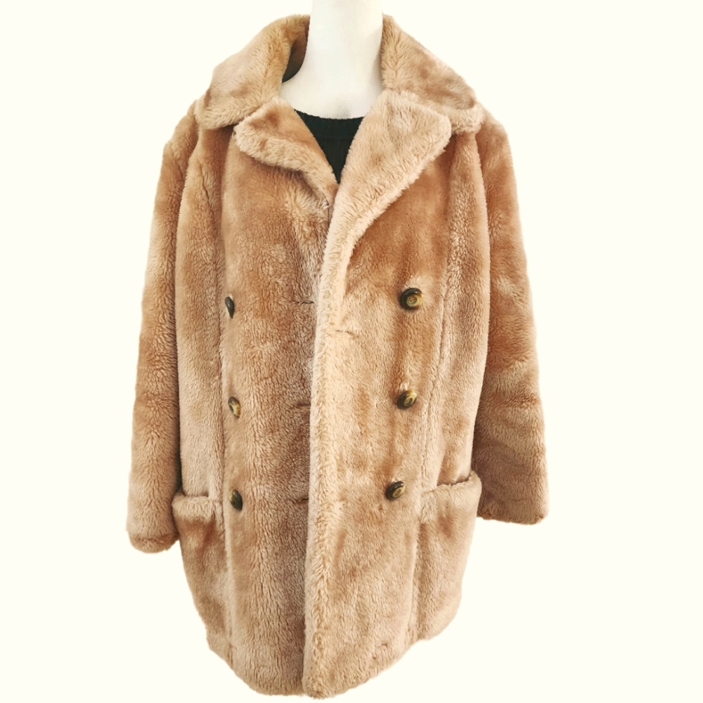Vintage INTERNATIONAL WORLD OF WHITE STAG Faux Fur Coat Fabric by Glenoit